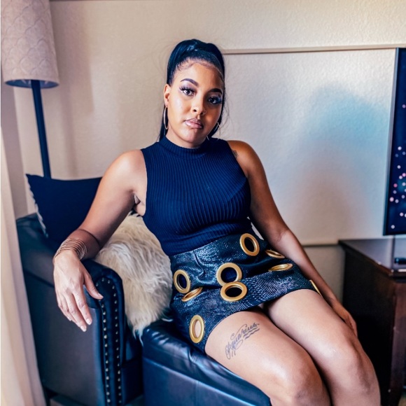 Meet your Posher, Allante - Picture 1 of 1